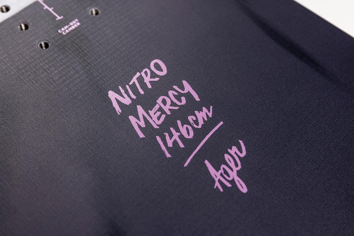 NITRO MERCY Snowboard 2026 - bei brettsport.de