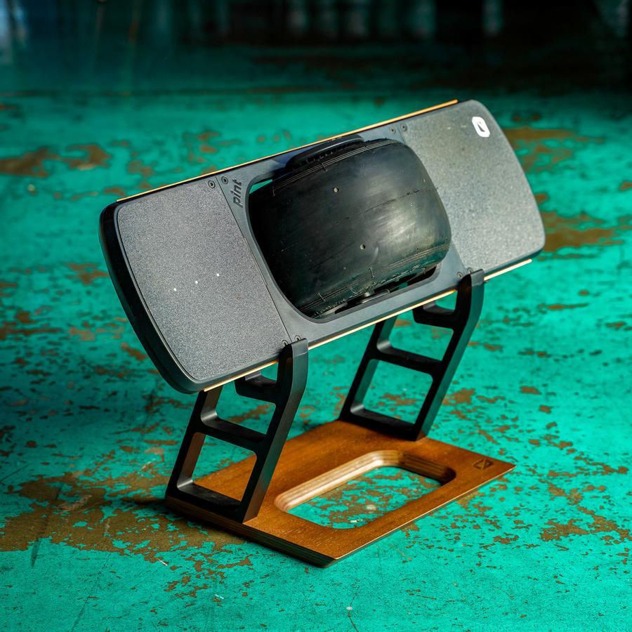 Onewheel-SideStand_01